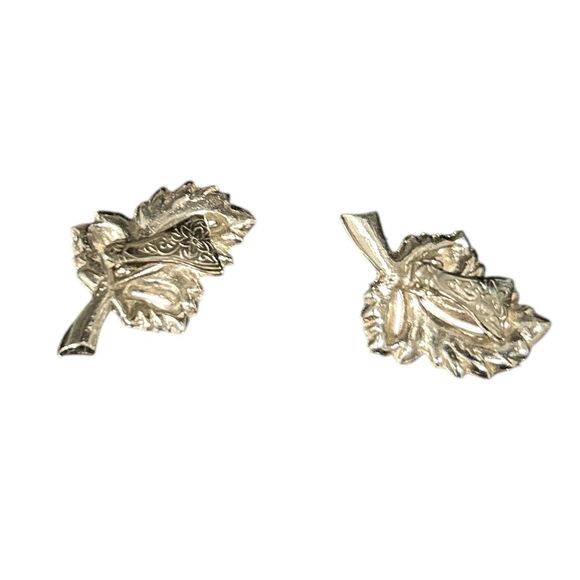 40s Ora Sweet Rhinestone Tiny Leaf Rhodium Plated Clip-On Earrings - Picture 4 of 5
